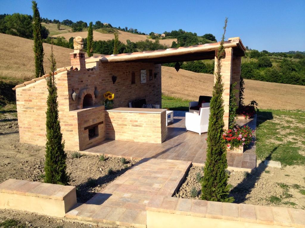 Casale Delle Rondini Bed & Breakfast Толентино Екстериор снимка