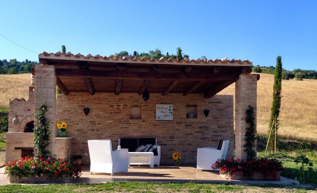 Casale Delle Rondini Bed & Breakfast Толентино Екстериор снимка